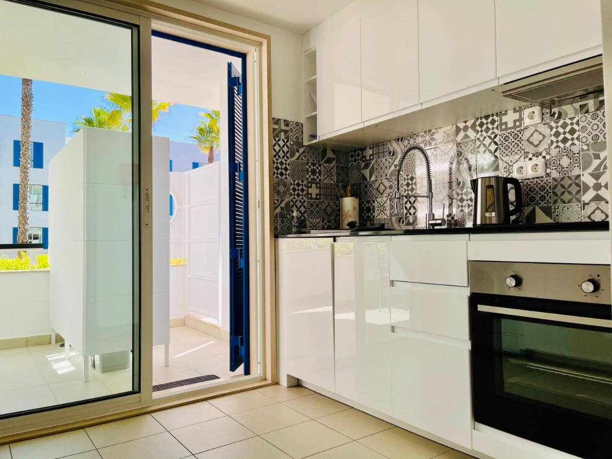Angies Marina Apartment, Includes 2 Free Passes For The Marina Pool Lagos Kültér fotó