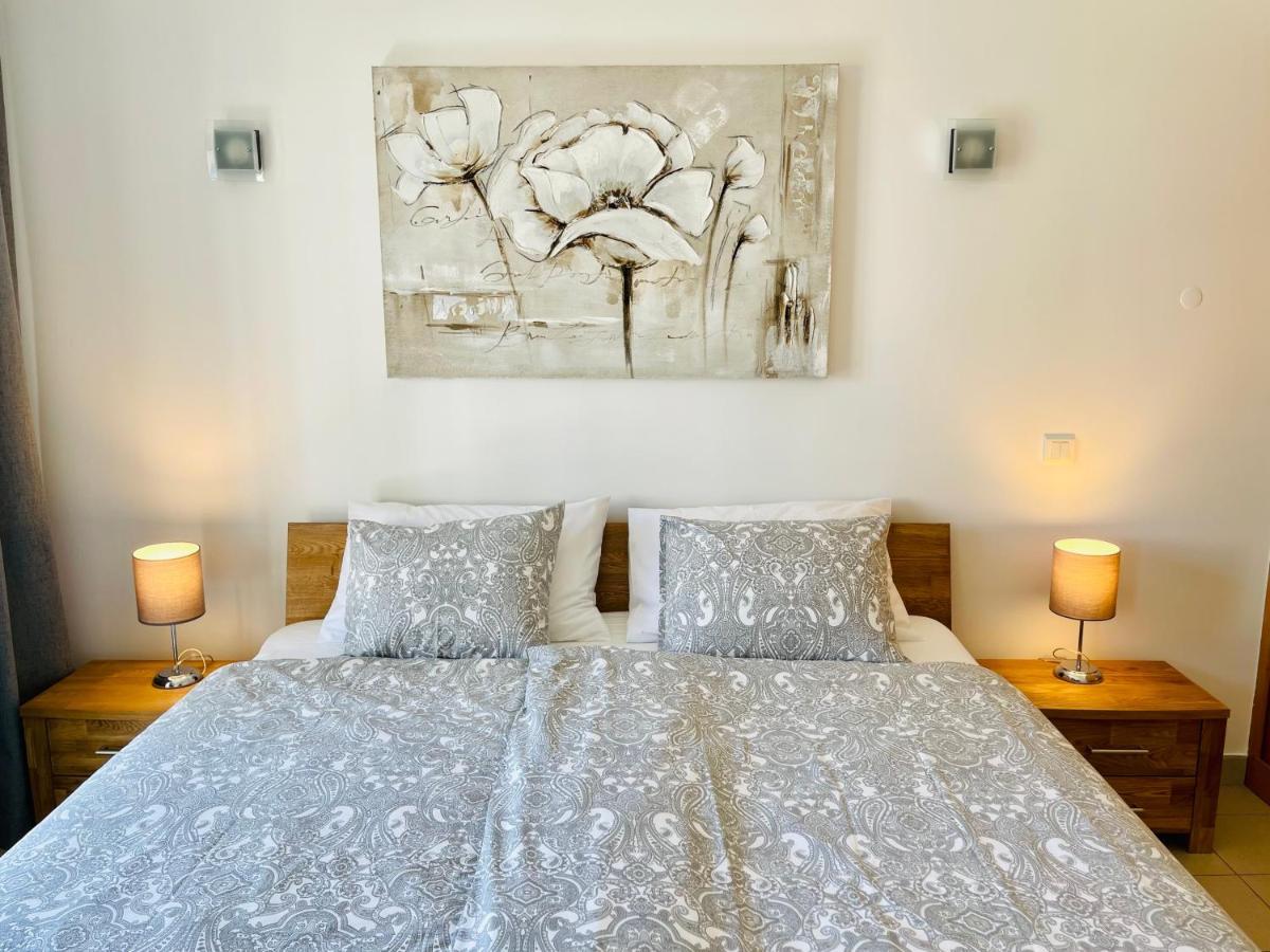 Angies Marina Apartment, Includes 2 Free Passes For The Marina Pool Lagos Kültér fotó